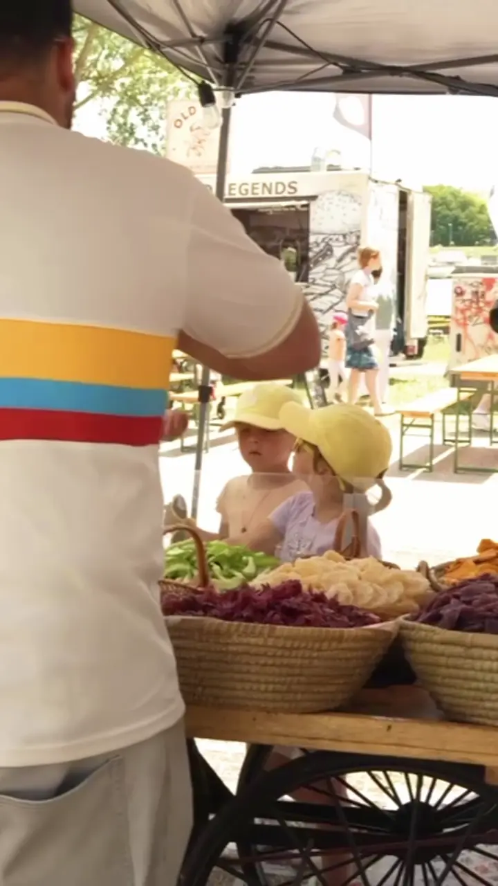Standbild aus der Produktion für Street Food Market Austria